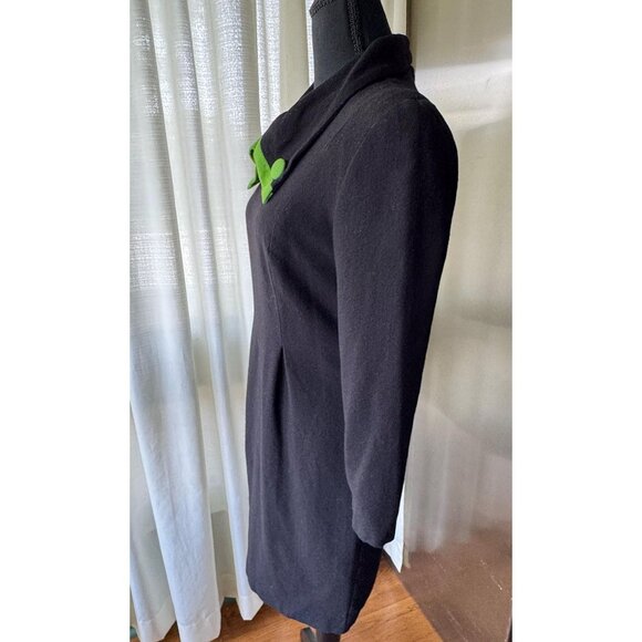 Vintage 70s shift dress, black wool, lime green lapels & buttons, long sleeves - Picture 3 of 9